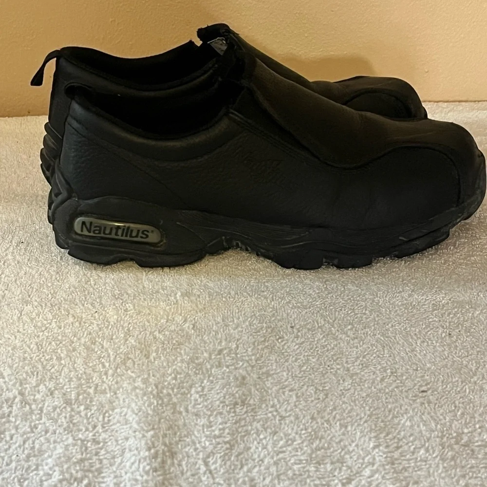 Nautilus Black Safety Steel Toe Shoes Sz 10M